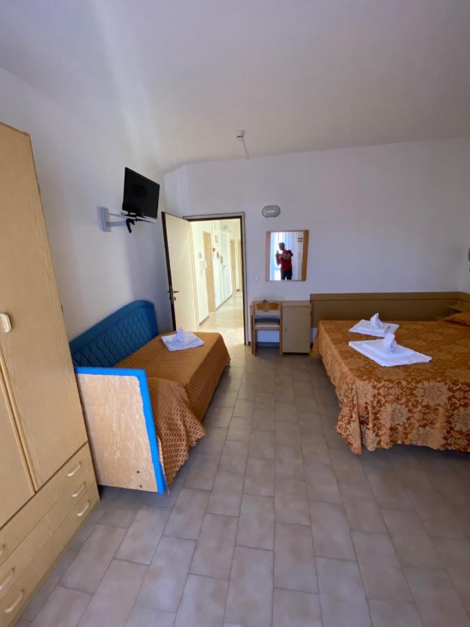 Hotel Granada Cattolica Exteriör bild