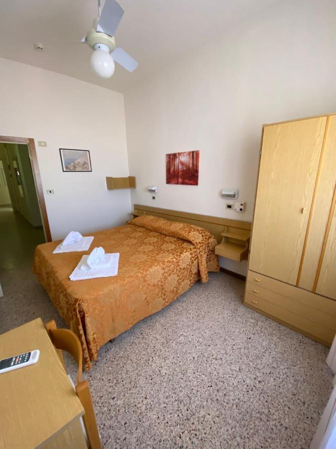Hotel Granada Cattolica Exteriör bild