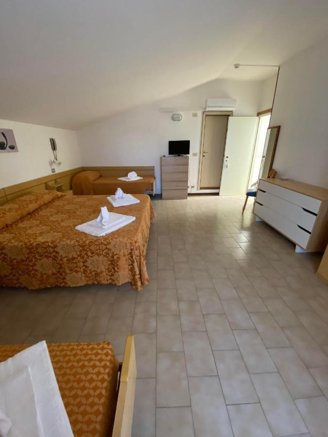 Hotel Granada Cattolica Exteriör bild